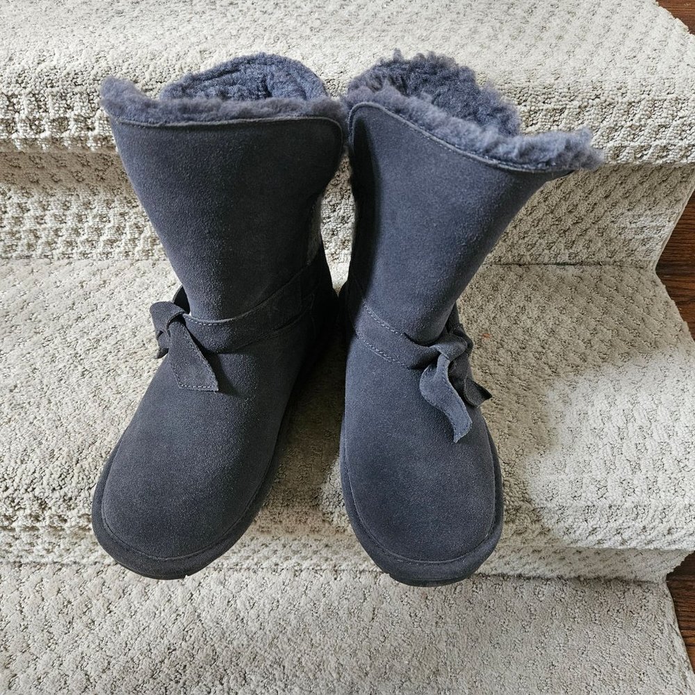 Grey BearPaw Boots Size 9